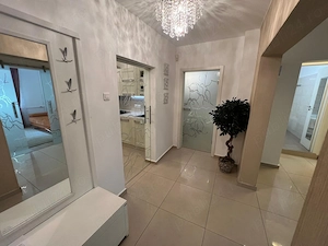Apartament lux 4 camere metrou  - imagine 3