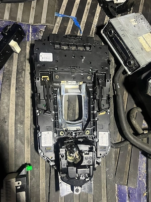consolă centrală Porsche Panamera 4 s  - imagine 2