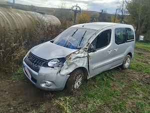 Citroen Berlingo Avariat  - imagine 4