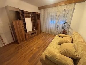Inchiriez apartament cu 3 camere la 1 minut de Colina - imagine 3