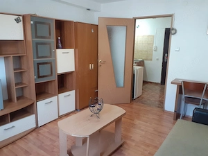 Închiriez garsonieră in zona Buziașului 