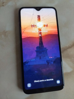 [A20e] Vând Samsung Galaxy A20e [fisurat] [cu o problemă] [poze reale]