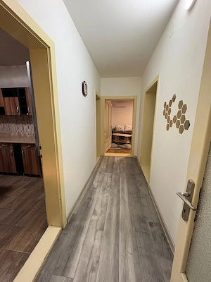 Închiriez apartament 3 camere zona Lipovei  - imagine 5
