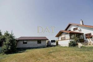 Casă solid construită |  teren generos de 1.400 mp | Vâlcele - imagine 17