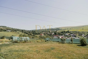 Casă solid construită |  teren generos de 1.400 mp | Vâlcele - imagine 18