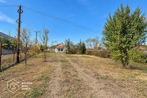 Teren intravilan de 1.555 mp cu constructie, Sebis, jud. Arad