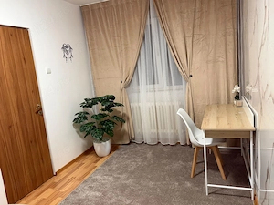 Apartament 2 cam zona Alexandru cel bun pret 380 euro - imagine 2
