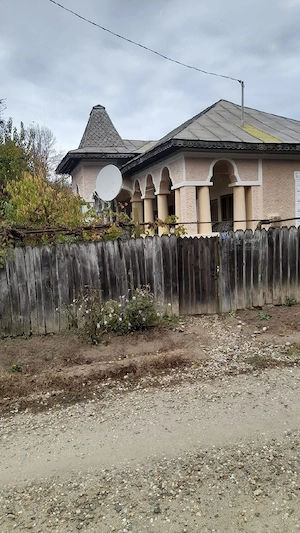Vand casa in comuna stoina sat toiaga gorj