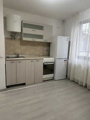 Inchiriez Apartament 30 mp in zona Brazda lui Novac  - imagine 3