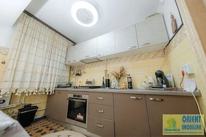 Km 4-5, de vanzare apartament 3 camere, gaze, mobilat - imagine 2