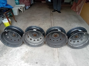 Vând set de 4 jante de tabla Dacia Logan R15 in stare foarte buna