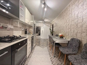 Apartament cu 2 camere, decomandat, renovat,de vanzare, zona Lipovei - imagine 2