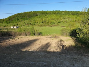 Teren superb 1495 mp la ieșire din Podiș (Mărgineni)   Deschidere la DN2G - imagine 2