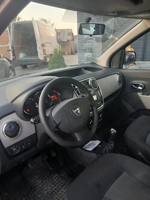de vânzare 1.5 diesel  km 179000km          an 2014  - imagine 8