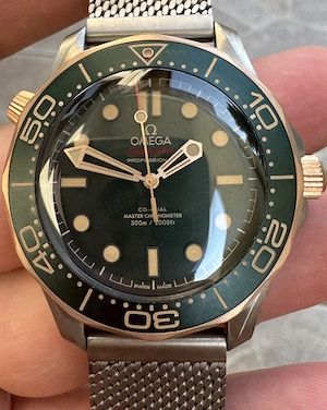 Omega Seamaster 300 m  No Time To Die  James Bond 007 Bronze Gold Titan Green VSF A8806