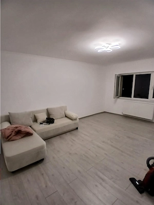 Decomandat cu 2 balcoane la etajul 3 in bloc anvelopat - imagine 12