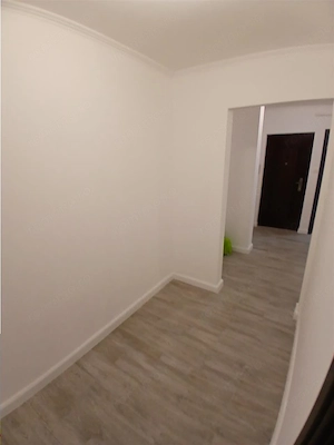 Decomandat cu 2 balcoane la etajul 3 in bloc anvelopat - imagine 7