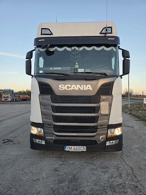 Angajăm șoferi transport marfă intern și internațional