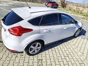 Vand Ford Focus hatchbak MK3.5 1.0 Ecoboost 125 CP benzina - imagine 5