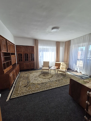 Inchiriez apartament 2 camere in Resita, Centrul Civic