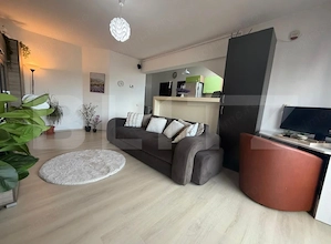 Apartament semidecomandat cu  2 camere, parcare inclusa, zona Terra