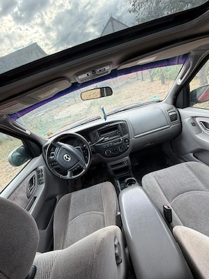Mazda tribute  - imagine 2