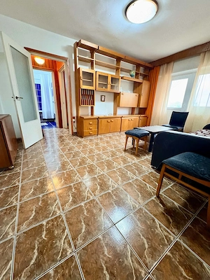 Apartament 2 camere semidecomandat   Zona 5 Călărași