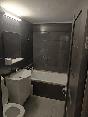 Apartament decomandat cu 3 camere de închiriat  - imagine 4