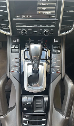 Porsche Cayenne Facelift 3.0 V6 Diesel   245 CP   BOSE   Panoramic   Scaune Ventilate   Impecabil - imagine 8
