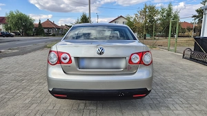 Volkswagen Jetta 2007 | 1.9 TDI | Climatronic | 2 seturi roți vară iarnă | Stare întreținută - imagine 3