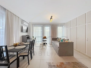Apartament cu 2 camere, terasa 30 mp si garaj subteran, complex Azoria