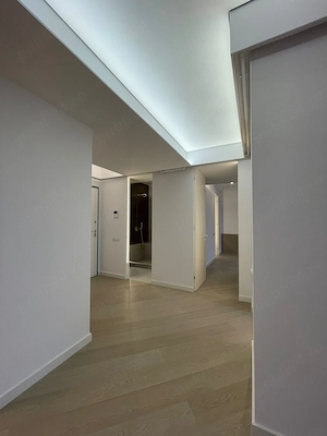 Proprietar inchiriez 3 camere nemobilat Cortina North