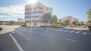 Apartament luminos | 2 camere decomandate | Balcon | Florilor-Gemenii - imagine 2