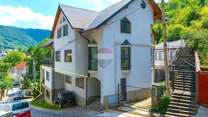 Birouri de închiriat Brașov, zona Piața Sfatului, 245 mp - imagine 2
