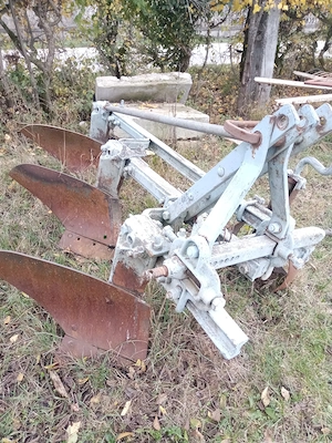 Plug de vânzare cu trei cormane 
