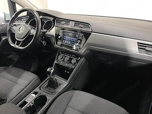 Volkswagen Touran - imagine 8