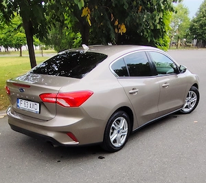 Vând Ford Focus Sedan 2020,85 mii km,1,5 DCI,120 cp - imagine 4