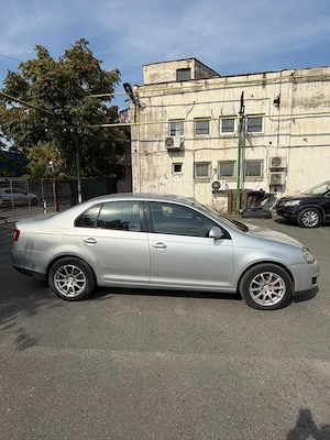 Vând Volkswagen Jetta 2007 2300 euro  - imagine 6