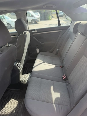 Vând Volkswagen Jetta 2007 2300 euro  - imagine 7