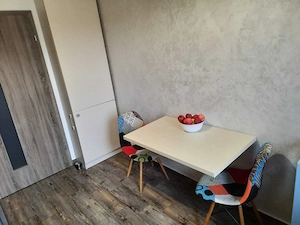Apartament elegant cu 2 camere în Urban Pentha Brașov | boxă și loc de parcare incluse in pret | La  - imagine 6