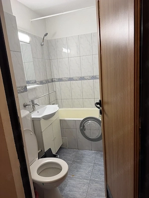 Închiriez garsonieră