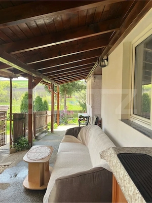 Casă renovată cu 4 camere și teren de 2.000 mp, terasă și bucătărie de vară  - imagine 2