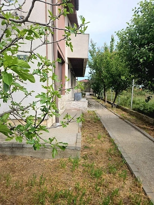 Casă tip Duplex ideală pentru două familii – confort, intimitate și funcționalit