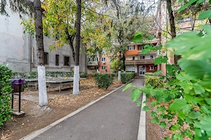 Apartament 2 camere - Etaj 1 - Calea Romanilor, Centru - COMISION 0 - imagine 2