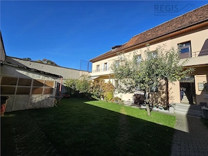Apartament 3 camere la casa, 200 m de Poarta Schei - imagine 2