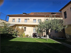 Apartament 3 camere la casa, 200 m de Poarta Schei