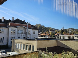 Apartament 3 camere la casa, 200 m de Poarta Schei - imagine 11