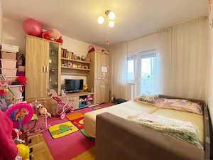Apartament cu 3 camere de vânzare   Oradea, Cartier Rogerius, Str. Theodor Speranția - imagine 5