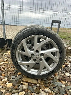 Vand jante cu anvelope iarna mazda 225/45/r18
