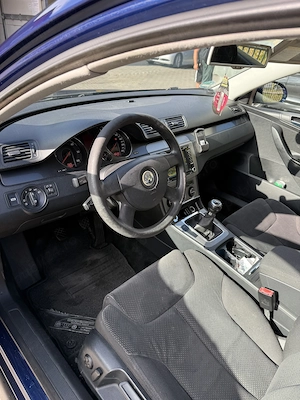 Volkswagen Passat B6 - imagine 2